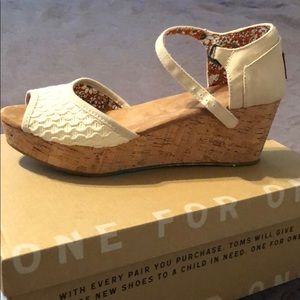 Brand new Tom wedge platforms